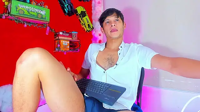 LilOwen  online show from 09/28/25, 07:08