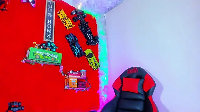 LilOwen  online show from 10/21/25, 10:21