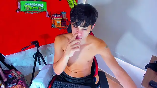 LilOwen  online show from 10/22/25, 06:29