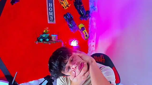 LilOwen  online show from 11/10/25, 07:24