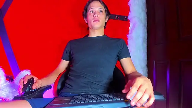 LilOwen  online show from 03/25/26, 04:24