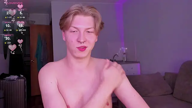 Snapshot of TheMikeSever chatting on 12/21/25, 11:06 TheMikeSever online show from 12/21/25, 11:06