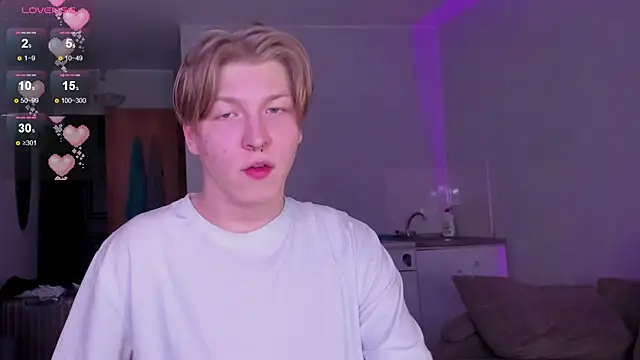 Snapshot of TheMikeSever chatting on 12/22/25, 01:19 TheMikeSever online show from 12/22/25, 01:19