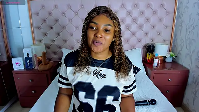 Isla Scott online show from 03/21/25, 11:22