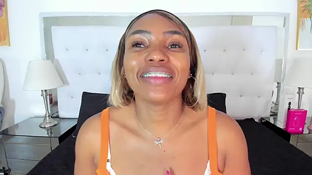 Isla Scott online show from 07/09/26, 11:36