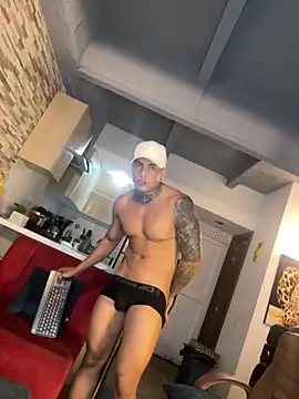 Snapshot of Dominiofit chatting on 10/30/25, 12:45 Dominiofit online show from 10/30/25, 12:45