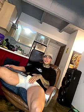 Snapshot of Dominiofit chatting on 11/03/25, 02:02 Dominiofit online show from 11/03/25, 02:02