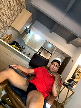 Snapshot of Dominiofit chatting on 11/13/25, 12:09 Dominiofit online show from 11/13/25, 12:09