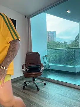 Snapshot of Dominiofit chatting on 02/08/26, 12:19 Dominiofit online show from 02/08/26, 12:19