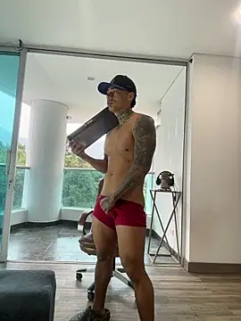 Snapshot of Dominiofit chatting on 02/15/26, 12:25 Dominiofit online show from 02/15/26, 12:25