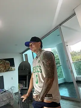 Snapshot of Dominiofit chatting on 02/25/26, 12:37 Dominiofit online show from 02/25/26, 12:37