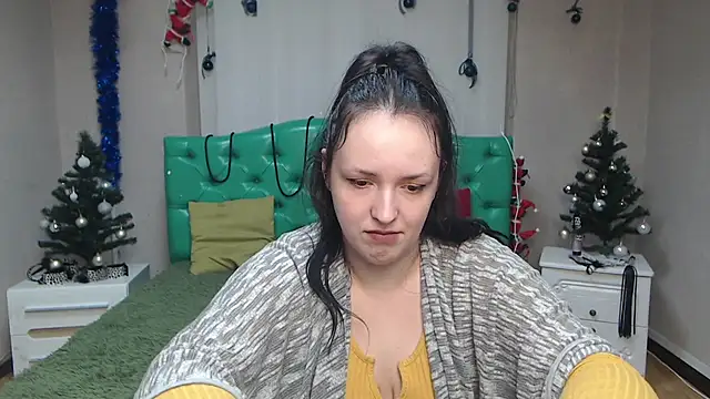 Snapshot of IsabelBlackberry chatting on 12/30/24, 03:13 IsabelBlackberry online show from 12/30/24, 03:13