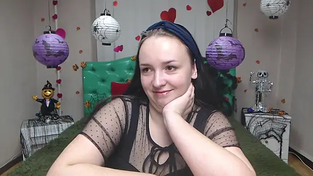 Snapshot of IsabelBlackberry chatting on 10/27/25, 06:06 IsabelBlackberry online show from 10/27/25, 06:06