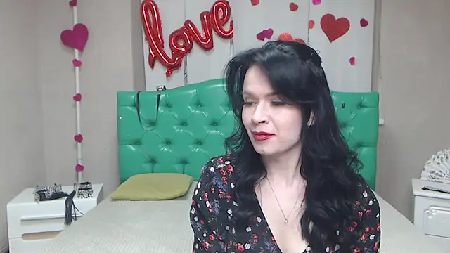 Snapshot of JasmineKouch chatting on 04/19/26, 06:10 JasmineKouch online show from 04/19/26, 06:10