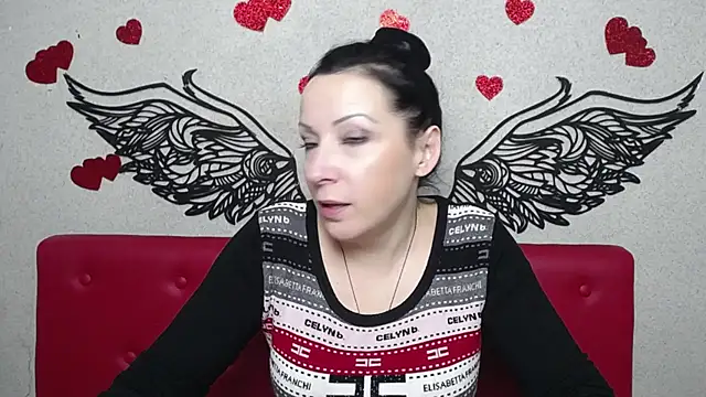 Snapshot of ElizabethSho chatting on 03/07/25, 01:31 ElizabethSho online show from 03/07/25, 01:31