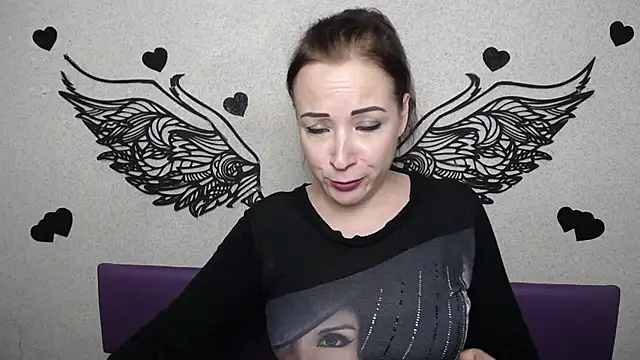 Snapshot of ElizabethSho chatting on 03/15/26, 06:30 ElizabethSho online show from 03/15/26, 06:30