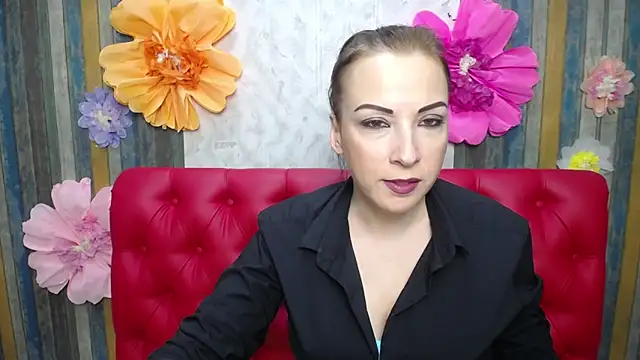 Snapshot of ElizabethSho chatting on 03/25/26, 06:03 ElizabethSho online show from 03/25/26, 06:03