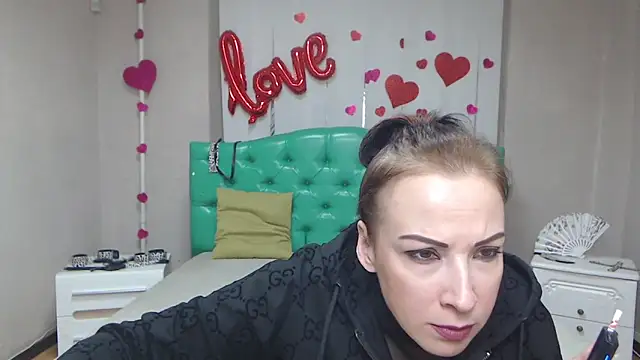 Snapshot of ElizabethSho chatting on 03/27/26, 06:07 ElizabethSho online show from 03/27/26, 06:07