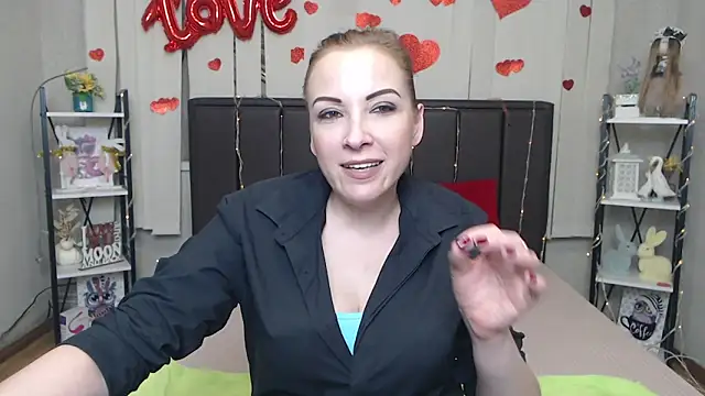 Snapshot of ElizabethSho chatting on 04/06/26, 06:20 ElizabethSho online show from 04/06/26, 06:20