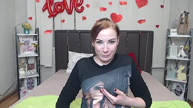 Snapshot of ElizabethSho chatting on 04/07/26, 05:13 ElizabethSho online show from 04/07/26, 05:13
