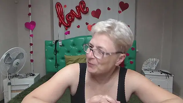 EmiliaGree online show from 09/20/25, 05:03