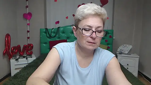 EmiliaGree online show from 11/26/25, 06:09