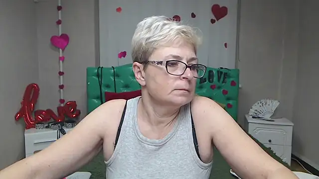 EmiliaGree online show from 12/13/25, 07:53