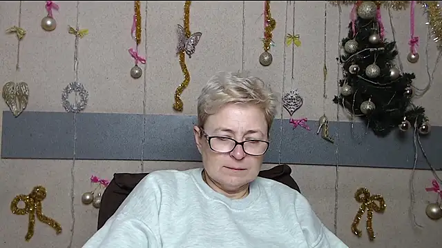 Snapshot of EmiliaGree chatting on 01/14/26, 06:13 EmiliaGree online show from 01/14/26, 06:13