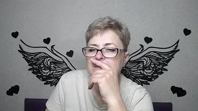 Snapshot of EmiliaGree chatting on 04/15/26, 05:09 EmiliaGree online show from 04/15/26, 05:09