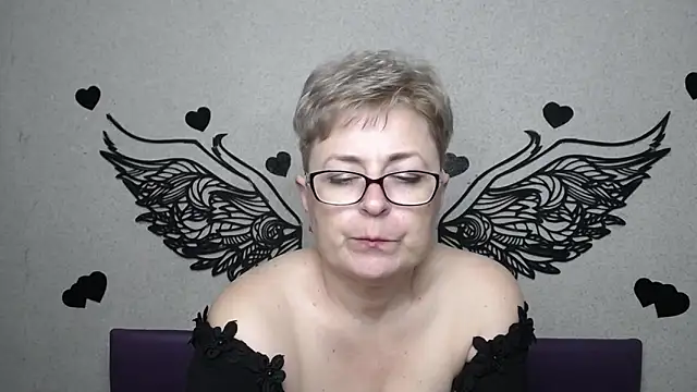 Snapshot of EmiliaGree chatting on 04/15/26, 07:58 EmiliaGree online show from 04/15/26, 07:58