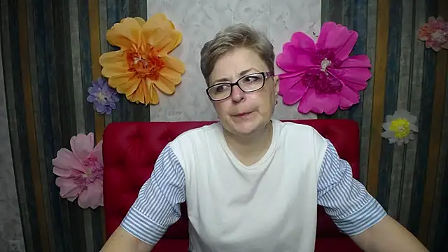 Snapshot of EmiliaGree chatting on 04/16/26, 05:03 EmiliaGree online show from 04/16/26, 05:03