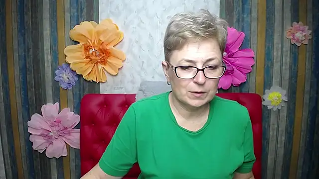 Snapshot of EmiliaGree chatting on 04/18/26, 05:06 EmiliaGree online show from 04/18/26, 05:06