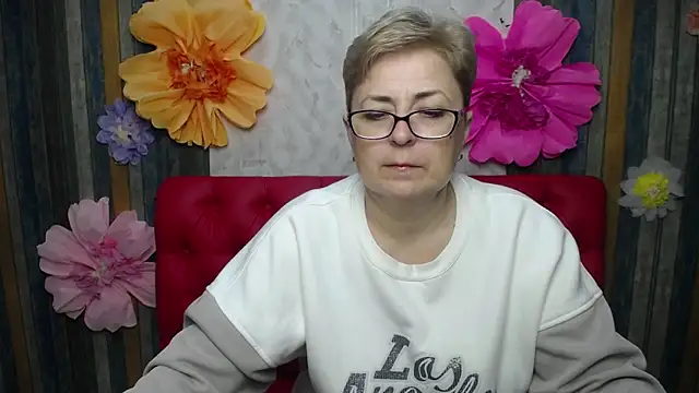 Snapshot of EmiliaGree chatting on 04/25/26, 05:10 EmiliaGree online show from 04/25/26, 05:10