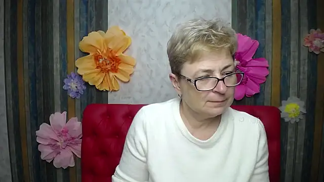 Snapshot of EmiliaGree chatting on 05/05/26, 05:10 EmiliaGree online show from 05/05/26, 05:10
