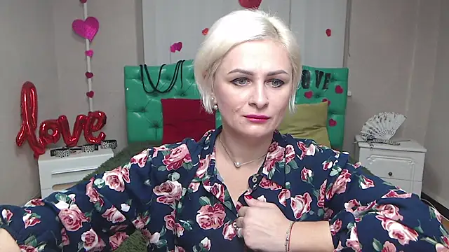 OliviaHorst online show from 11/29/25, 06:11