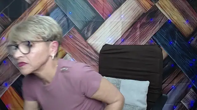 EllaBonito online show from 10/06/25, 11:51