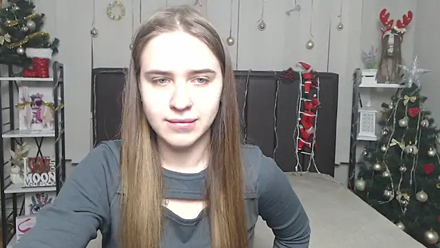 LauraHlot online show from 12/20/25, 06:59