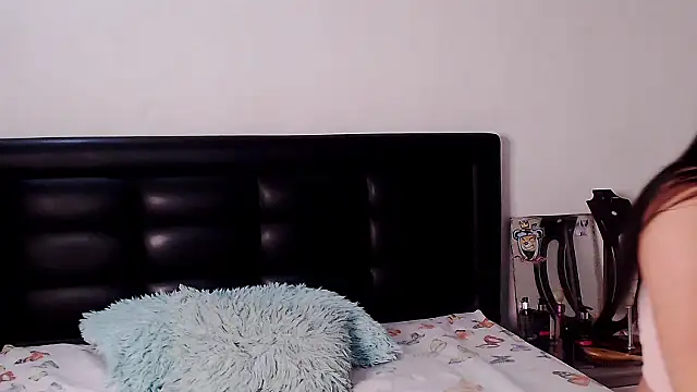 anyaadamss online show from 12/04/25, 05:17