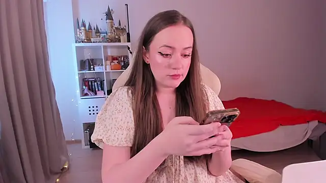 WalkingGirl online show from 10/18/25, 12:17