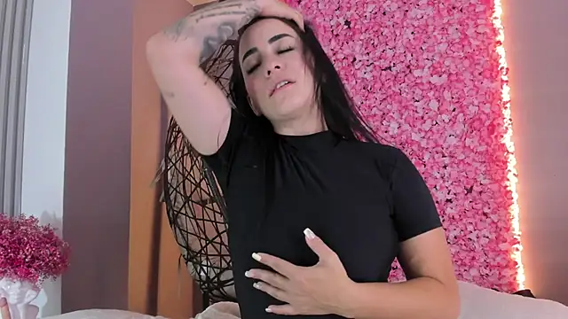 Snapshot of Sofia__rivera chatting on 03/23/25, 01:53 Sofia rivera online show from 03/23/25, 01:53