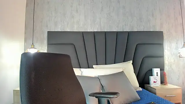 SARA STONE17 online show from 03/19/25, 06:12