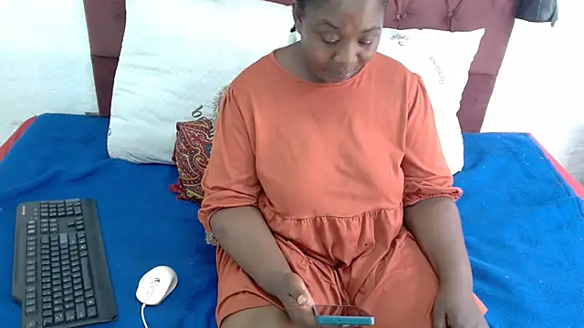 Thickchocolatex2 online show from 02/27/26, 12:05