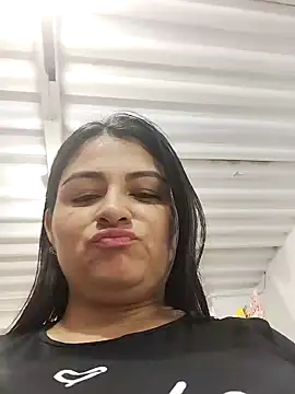 Snapshot of Linda_Lars chatting on 01/01/25, 03:13 Linda Lars online show from 01/01/25, 03:13