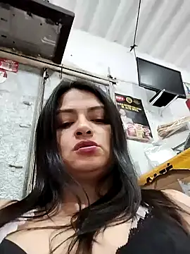 Snapshot of Linda_Lars chatting on 01/07/25, 05:01 Linda Lars online show from 01/07/25, 05:01