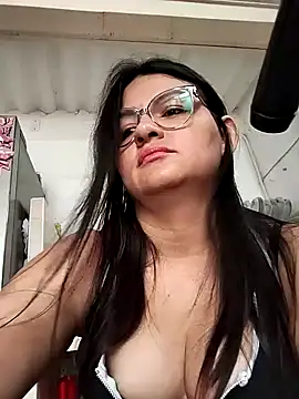 Snapshot of Linda_Lars chatting on 02/03/25, 01:51 Linda Lars online show from 02/03/25, 01:51