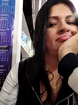 Snapshot of Linda_Lars chatting on 02/20/25, 03:34 Linda Lars online show from 02/20/25, 03:34