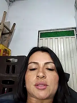 Snapshot of Linda_Lars chatting on 09/26/25, 03:10 Linda Lars online show from 09/26/25, 03:10