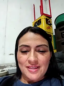 Snapshot of Linda_Lars chatting on 10/13/25, 04:12 Linda Lars online show from 10/13/25, 04:12