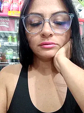 Snapshot of Linda_Lars chatting on 10/19/25, 03:51 Linda Lars online show from 10/19/25, 03:51