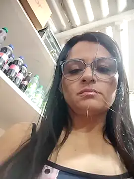 Snapshot of Linda_Lars chatting on 10/25/25, 02:08 Linda Lars online show from 10/25/25, 02:08